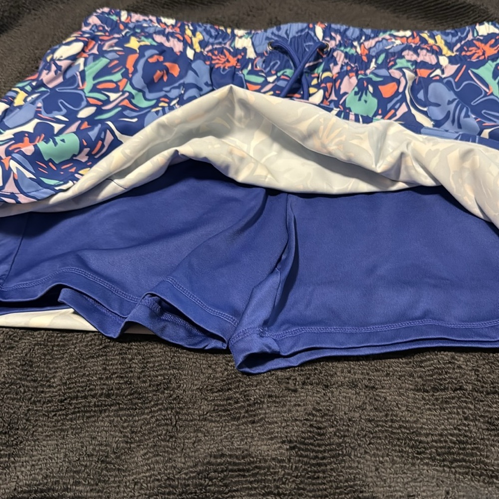 Floral Patterned Shorts - Picture 2 of 5